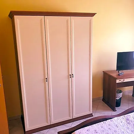 Bar 3*